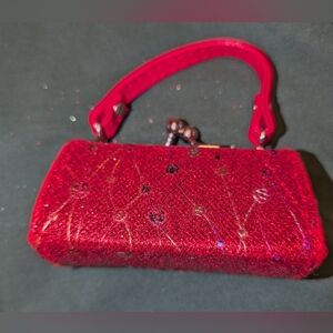 Tiktok Lipstick Case Red Design